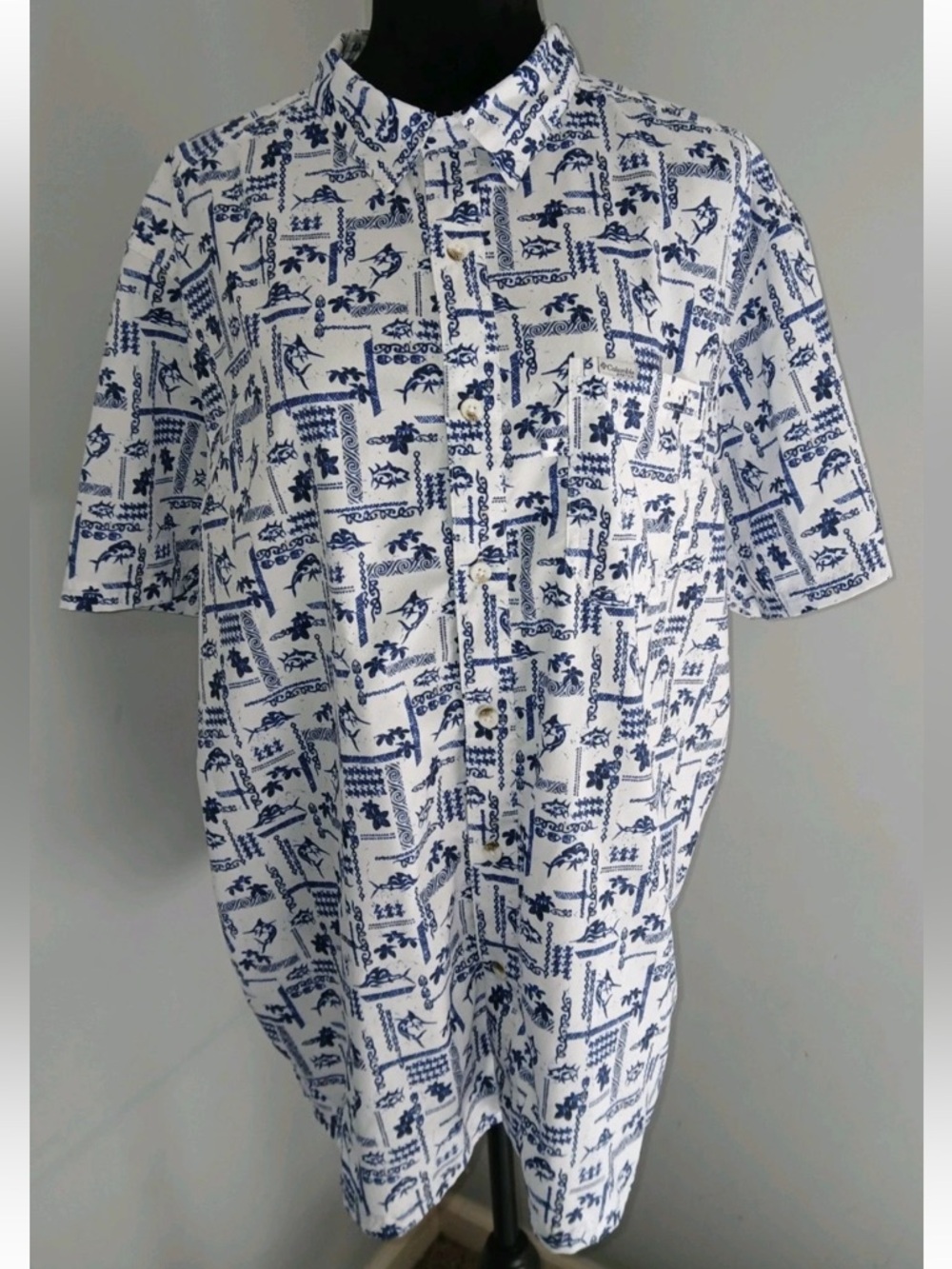 Men's Columbia PFG vented Button-Down Short Sleeve Shirt with fishing print
